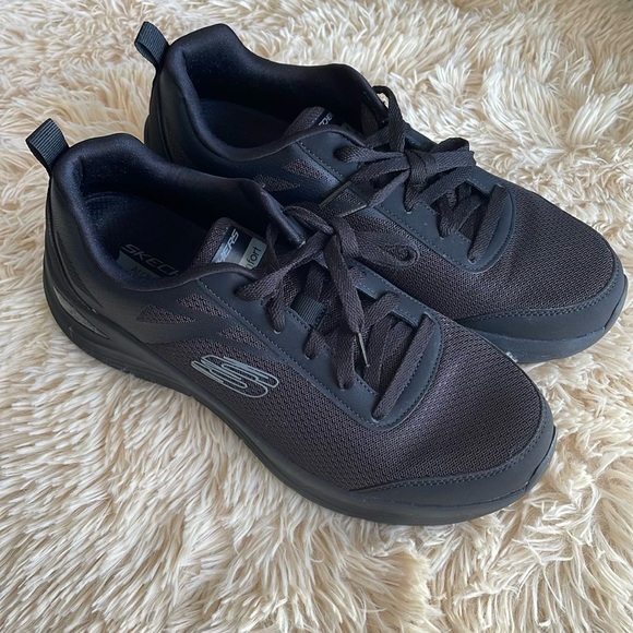 Men’s Skechers Shoes - Picture 1 of 6